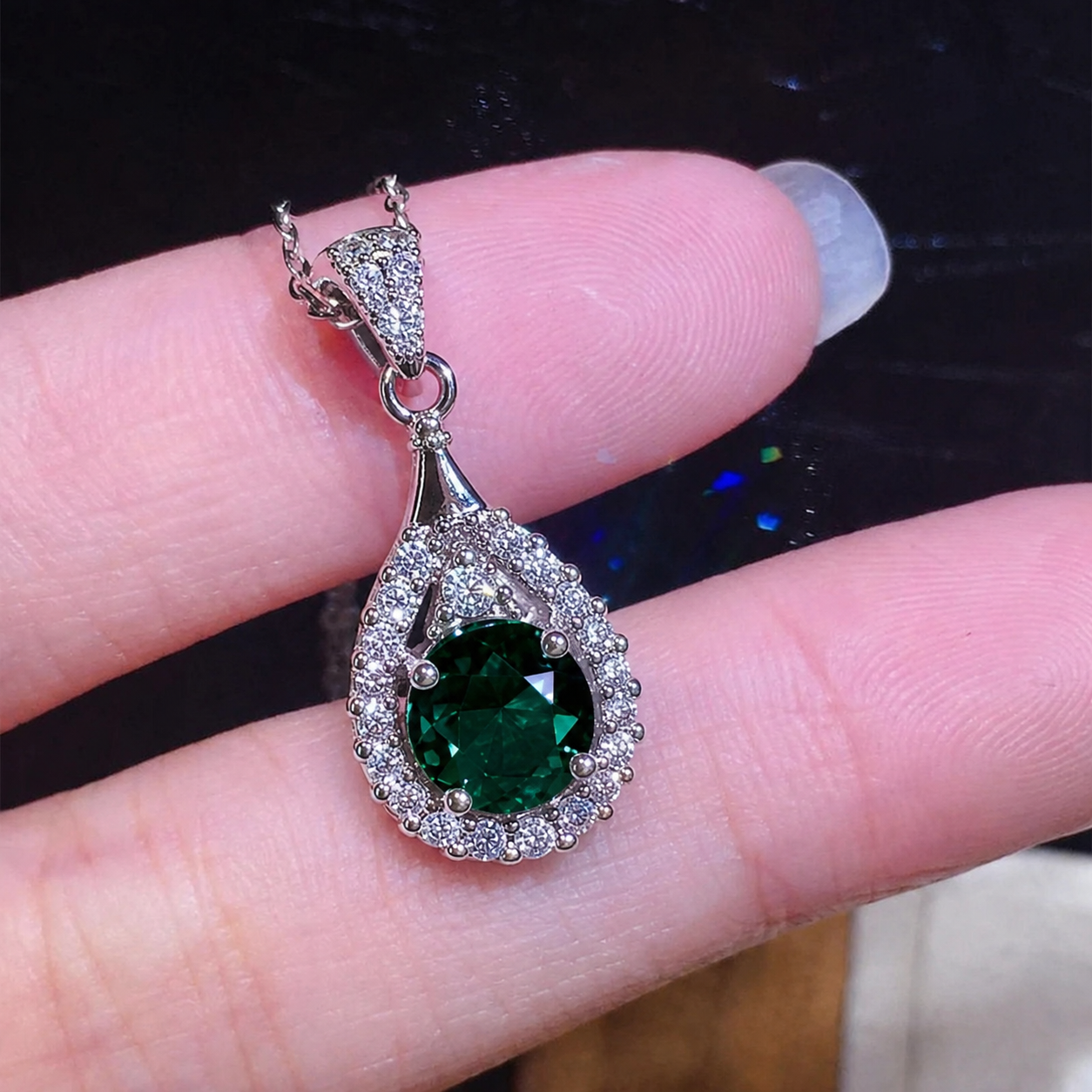 Alindra Voselle Necklace | White Gold